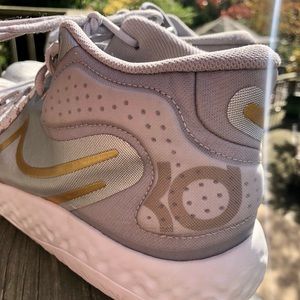 Nike KD basketball shoes